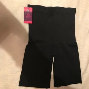 BNWT Emputa by Shapermint